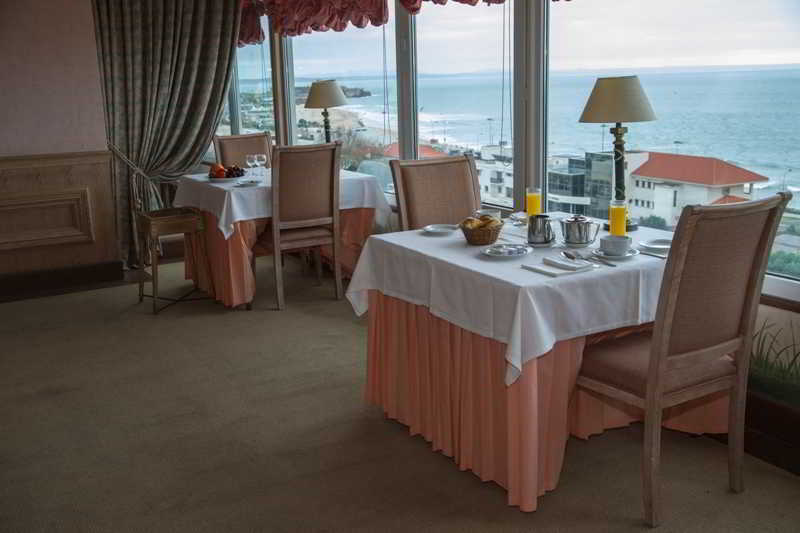 Carcavelos Beach Hotel 4*